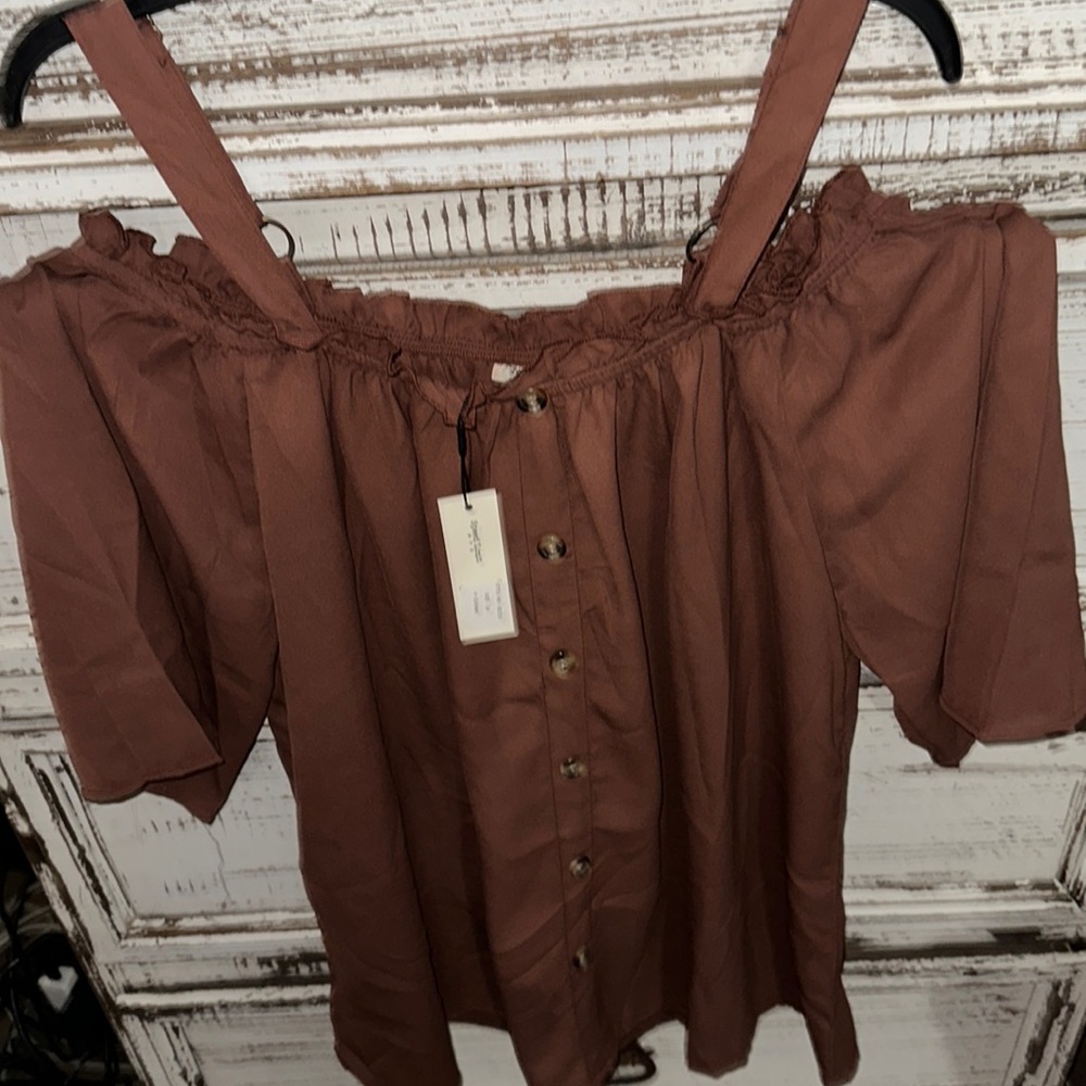 NWT speed limit brown cold shoulder button down blouse size two x quarter sleeve